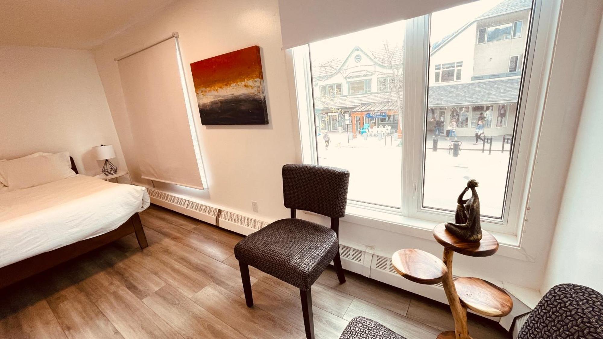#202 Cozy Mountain View 2 Bedrooms In Dt Canmore Dış mekan fotoğraf