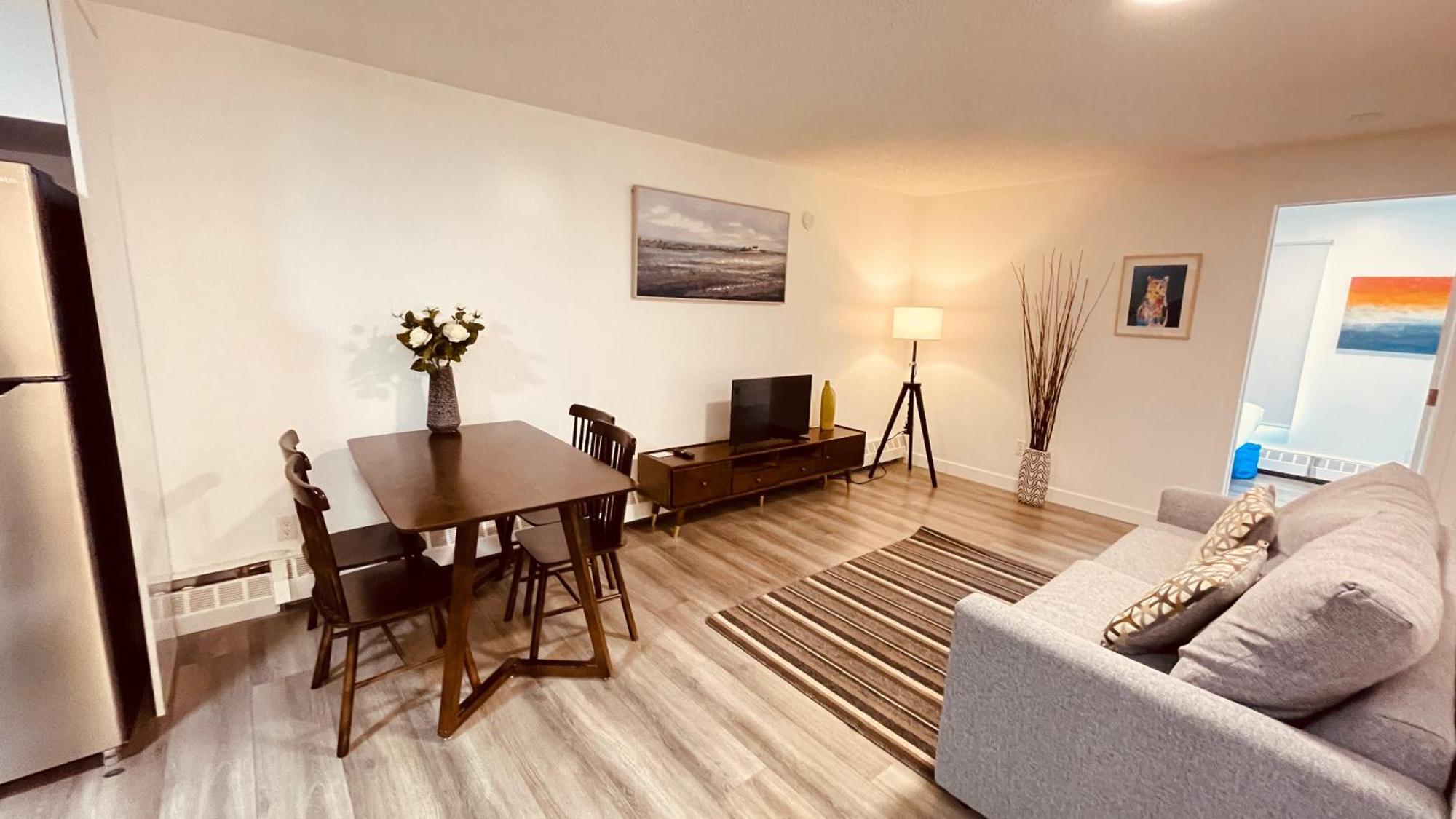 #202 Cozy Mountain View 2 Bedrooms In Dt Canmore Dış mekan fotoğraf